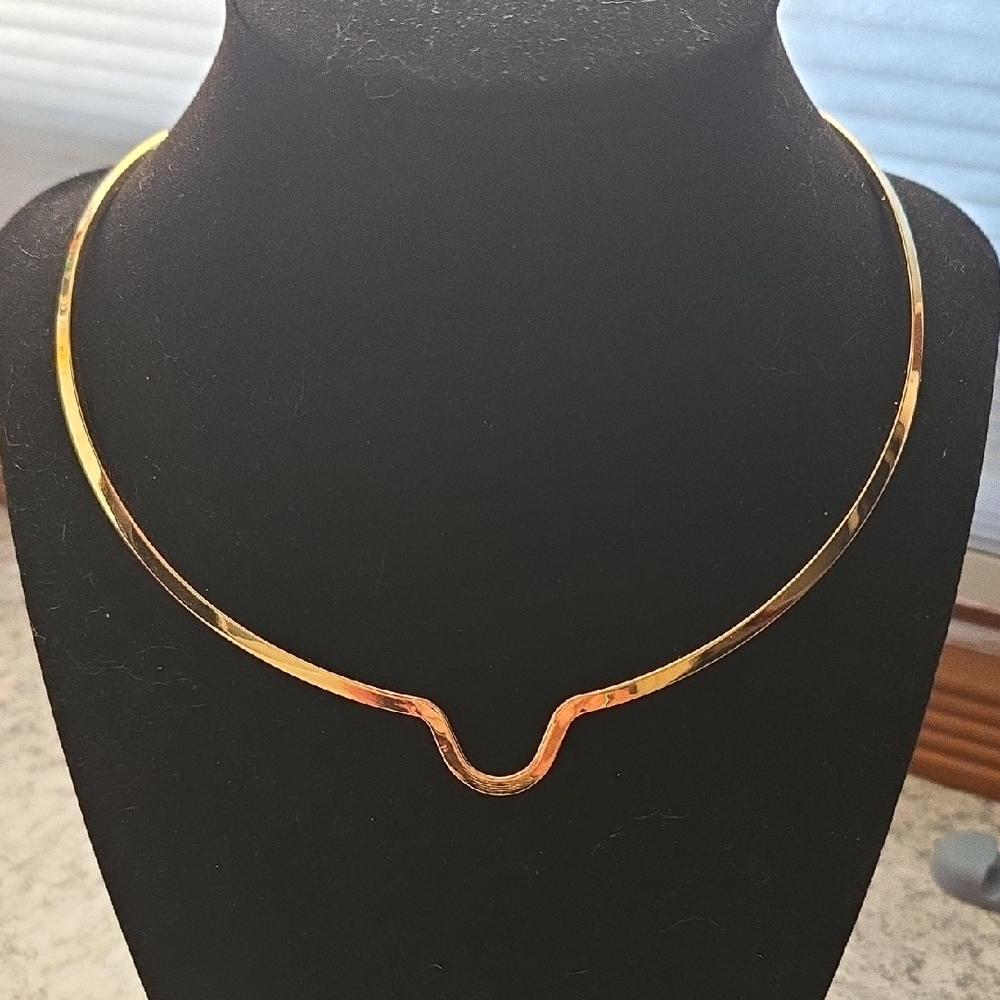 Elegant Gold Necklace/Choker By Best
